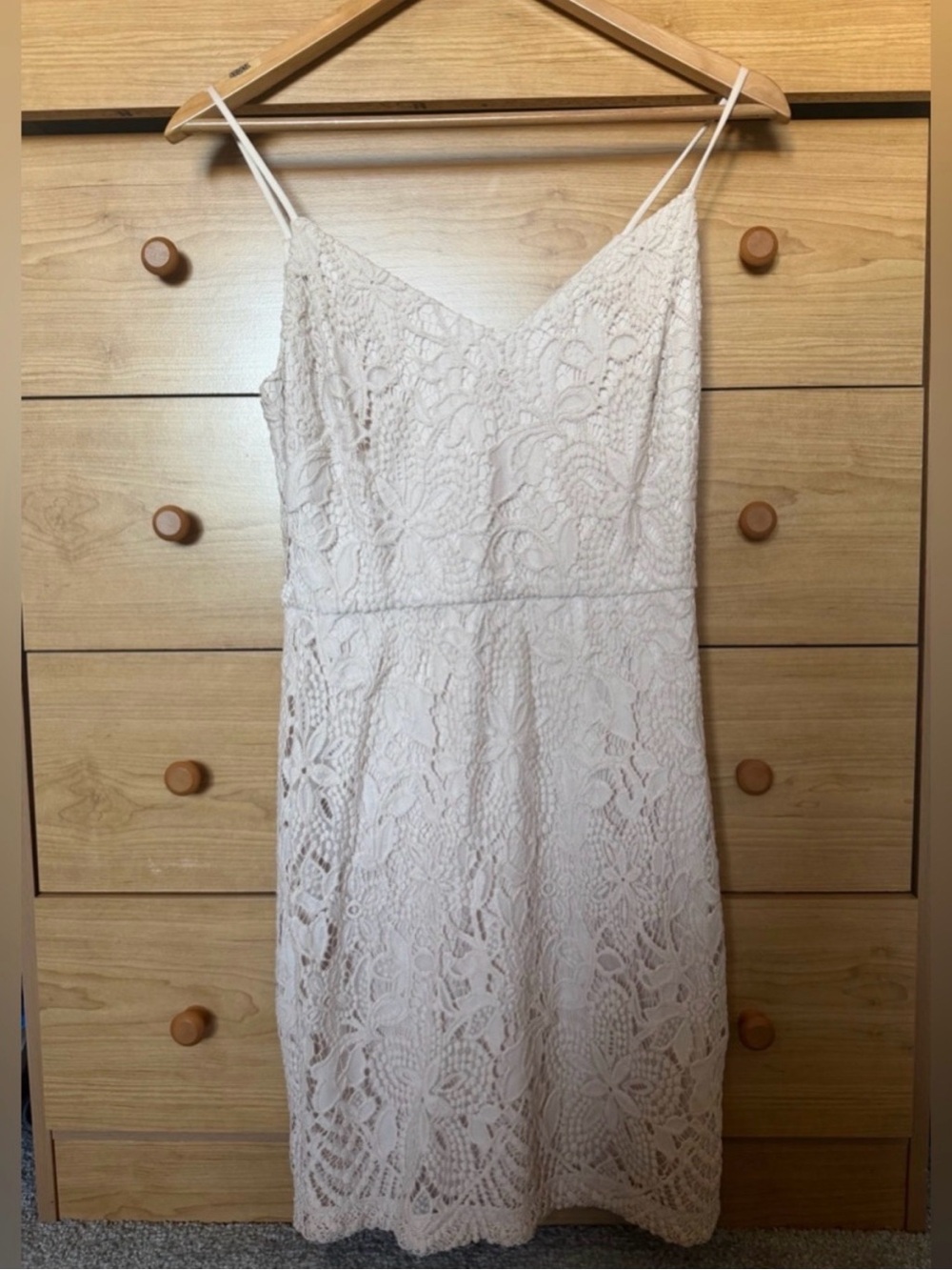 GUESS Light Pink Lace Dress – Feminine and chic